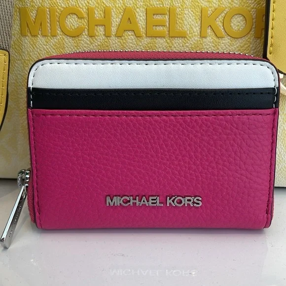 Michael Kors Jet Set Travel Md Zip Around Color-Block Wallet
DRAGONFRUIT MULTI - Picture 1 of 16